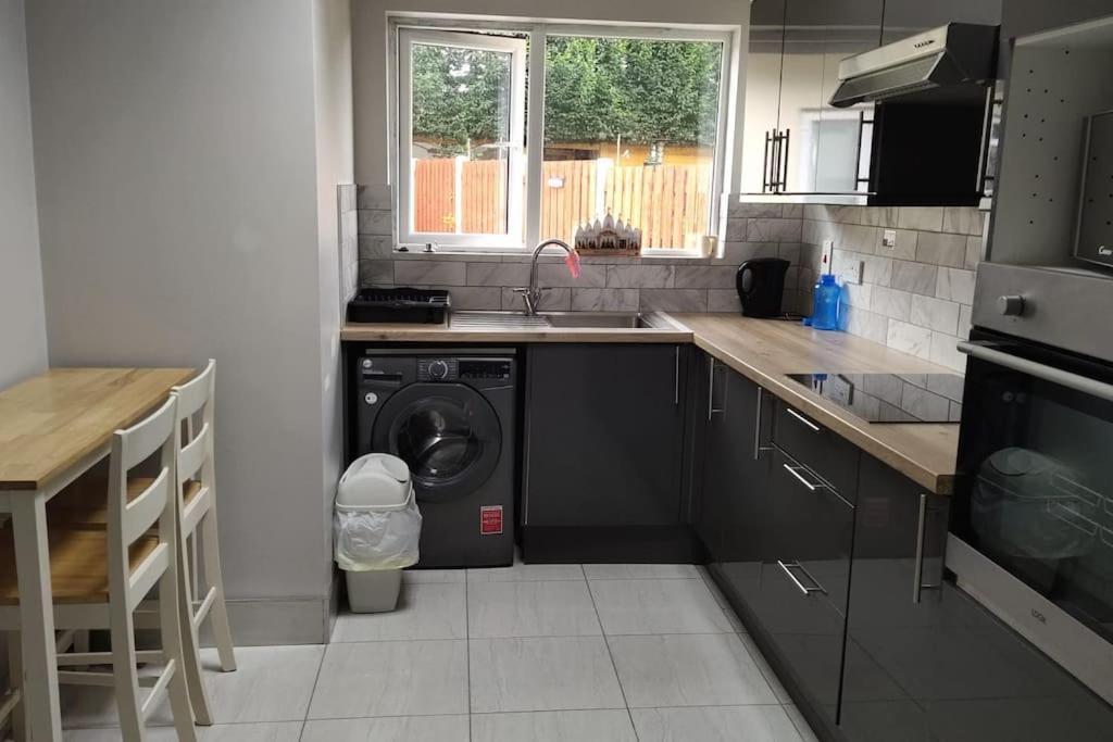 Studio With Private Kitchen Dublin Exterior foto